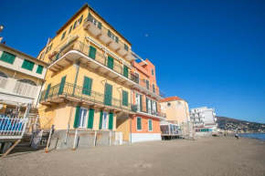 La Casa Sulla Spiaggia - On The Beach- Happy Rentals Alassio